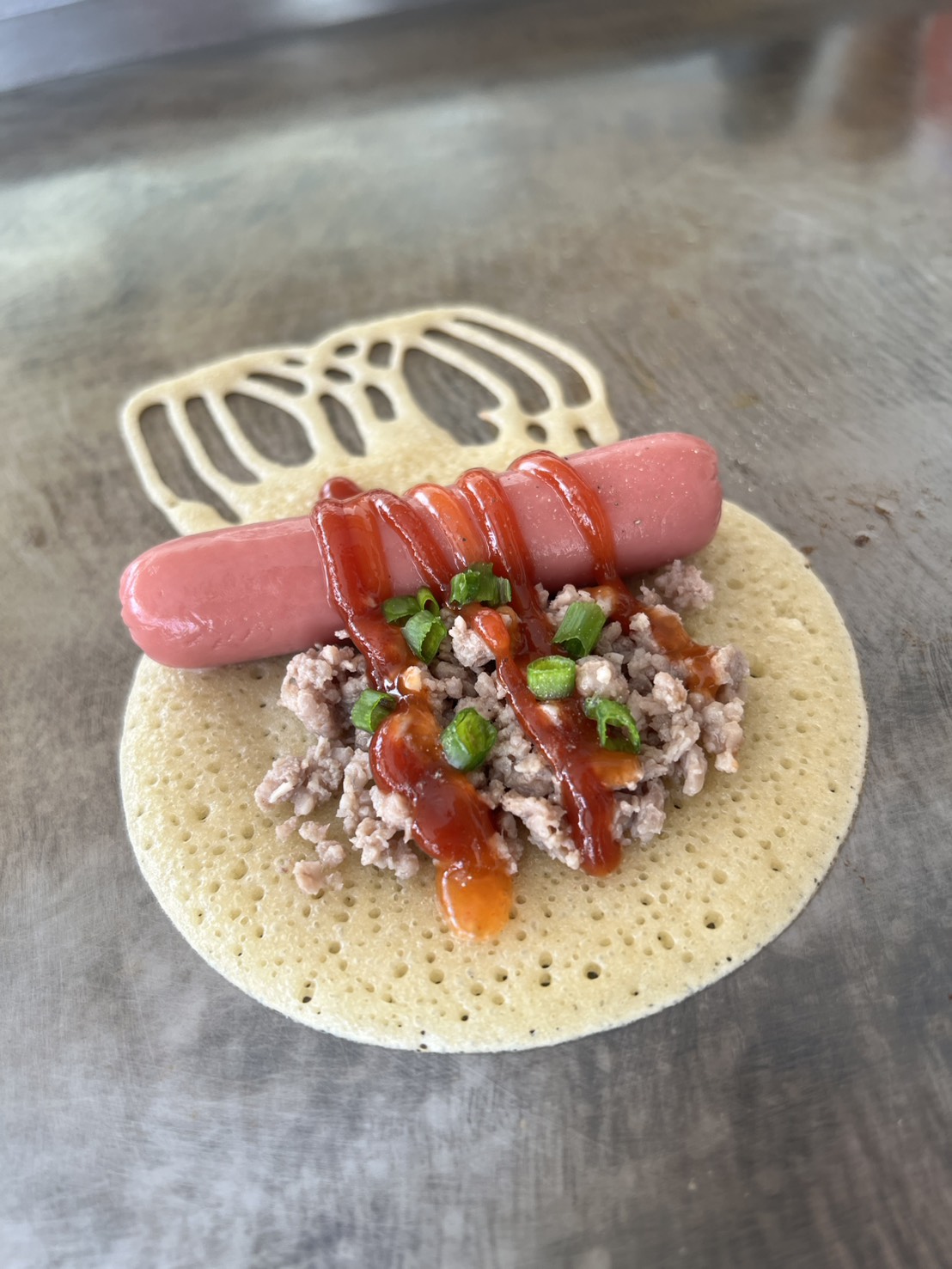 ฮอตดอก + หมูสับ